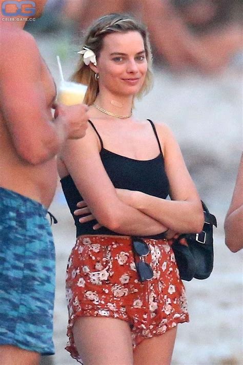 margit robbie bikini|Margot Robbie stuns friends by wearing $146 bikini